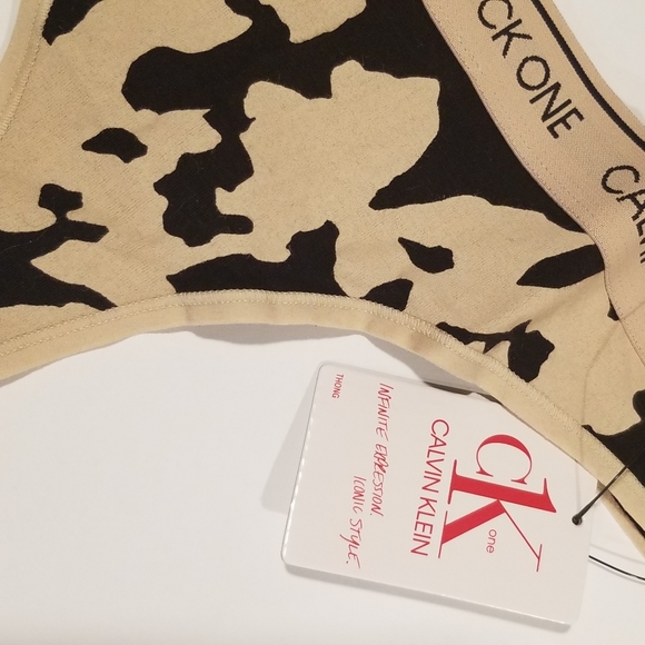 Calvin Klein Thong NWT - Picture 3 of 3